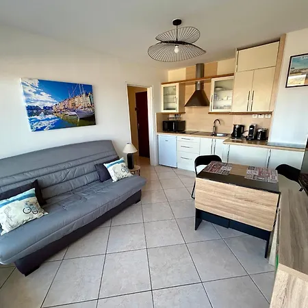 Vue - 30 M De La - 5 Minutes A Pied Du Centre Et Du Casino