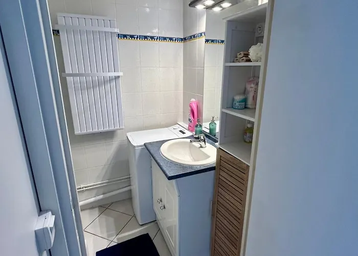 Vue - 30 M De La - 5 Minutes A Pied Du Centre Et Du Casino