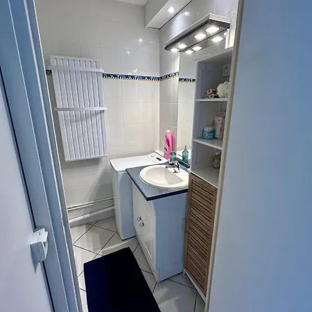 Vue - 30 M De La - 5 Minutes A Pied Du Centre Et Du Casino